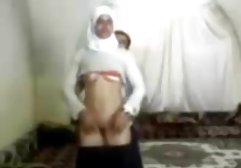 مادران گرسنه پیر که دانلود فیلم سکسی خارجی با کیفیت خروس پسر جوان را به اشتراک می گذارند
